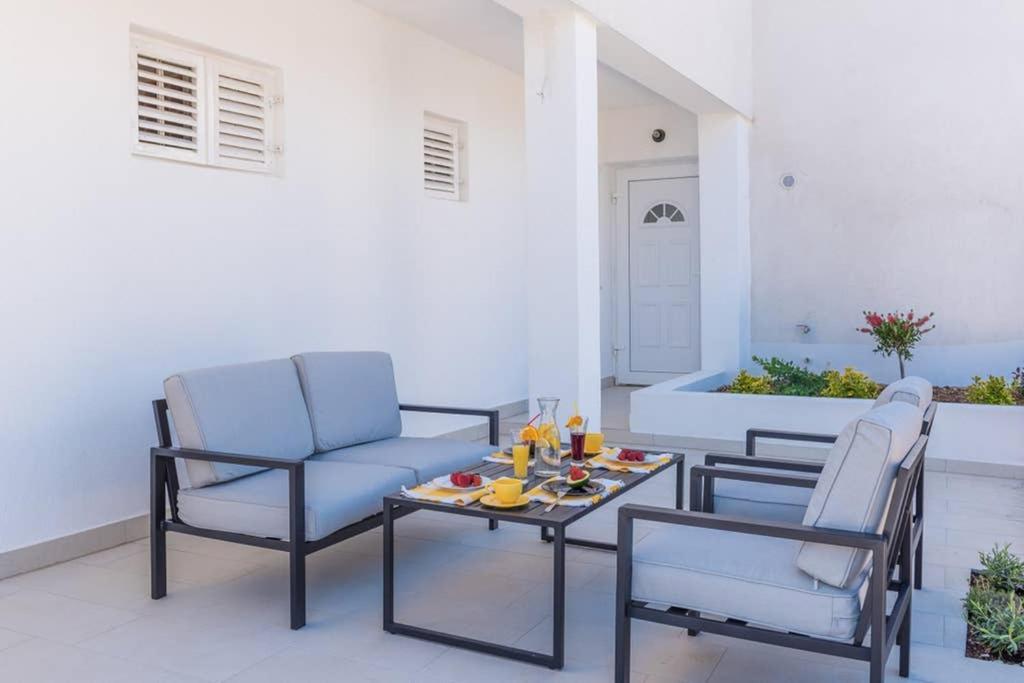 Villa Seaview With Pool - Apartment Cotton Trogir Eksteriør bilde