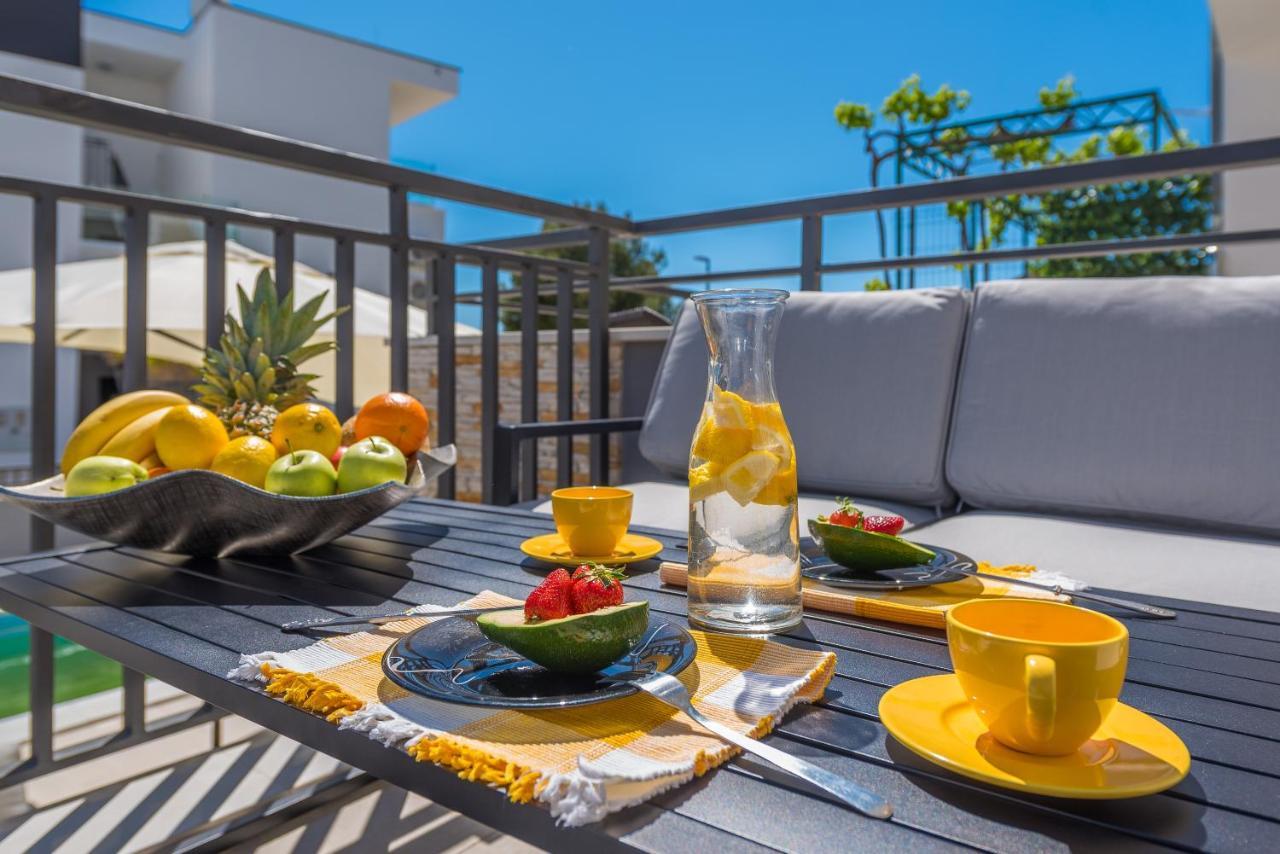 Villa Seaview With Pool - Apartment Cotton Trogir Eksteriør bilde